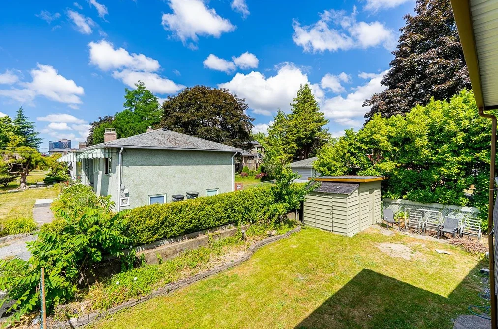 5089 INMAN AVENUE, Burnaby BC V5G 2Y7, Burnaby BC — Residential for Sale — Photo 8 of 39