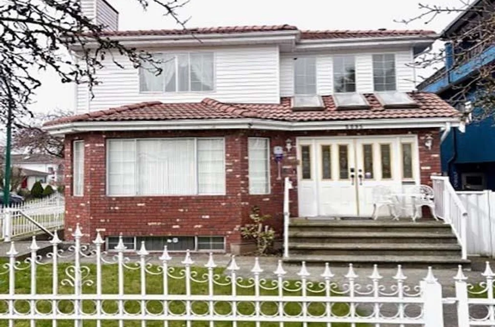 House for sale at 5095 Nanaimo Street Vancouver British Columbia - MLS: R3112101