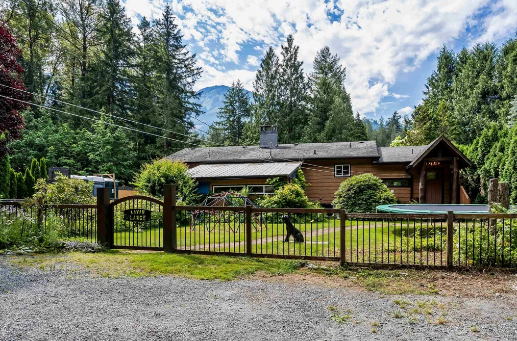 50954 O'BYRNE ROAD, Chilliwack, BC — Residential for Sale — Photo 9 of 40