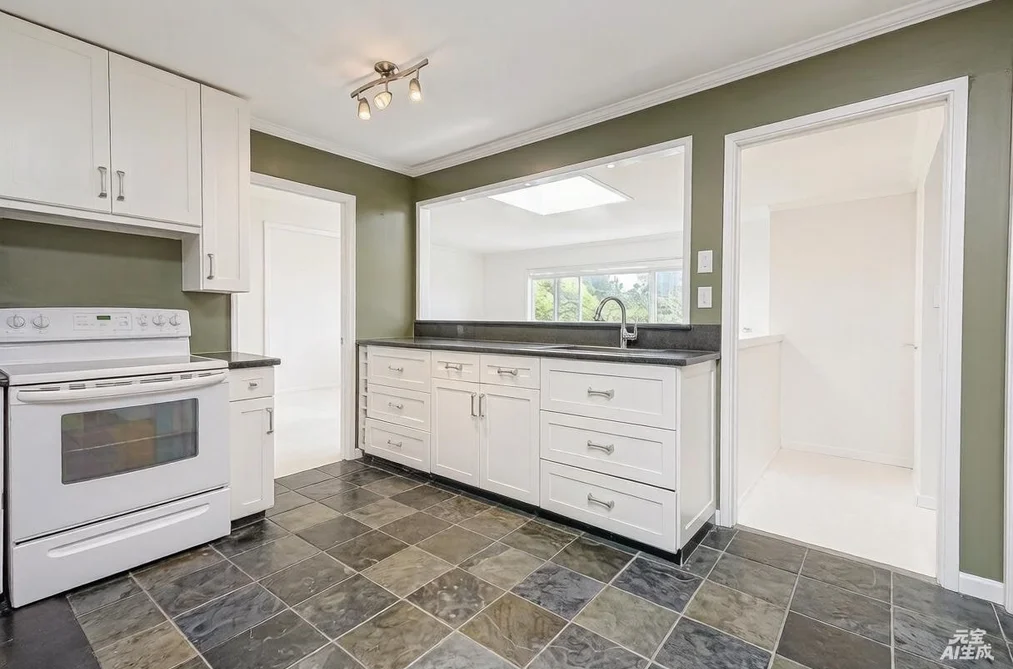 5105 8A AVENUE, Delta BC V4M 1T5, Delta BC — Residential for Sale - Photo 2