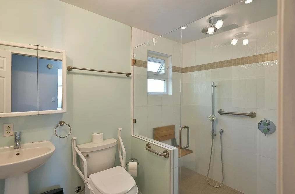 511 S FLETCHER ROAD, Gibsons BC V0N 1V8, Gibsons BC — Residential for Sale — Photo 12 of 24