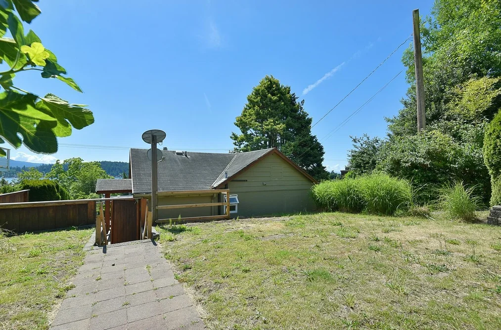 511 S FLETCHER ROAD, Gibsons BC V0N 1V8, Gibsons BC — Residential for Sale — Photo 19 of 24