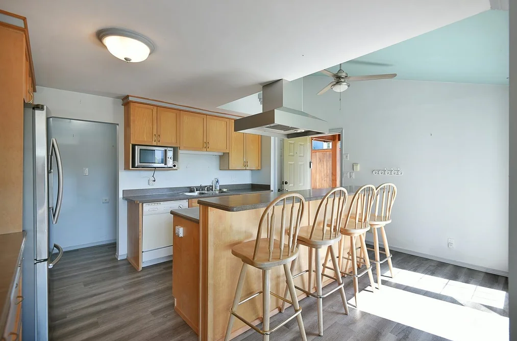 511 S FLETCHER ROAD, Gibsons BC V0N 1V8, Gibsons BC — Residential for Sale — Photo 3 of 24