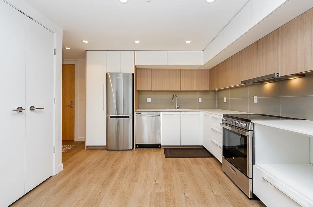 Condo for sale at 512 9888 University Crescent Burnaby British Columbia - MLS: R3114967