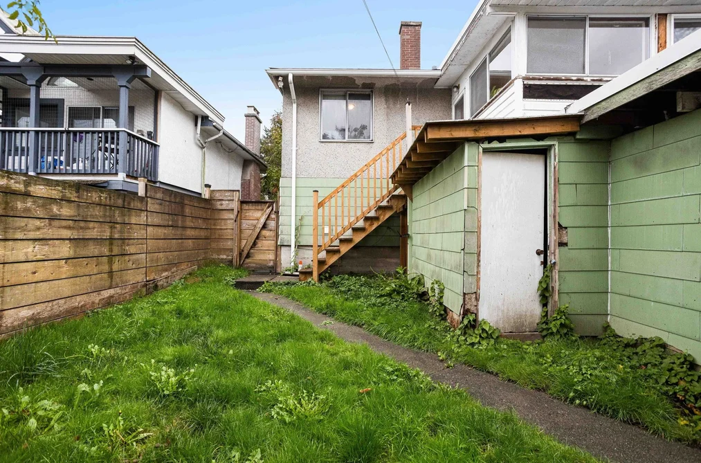 512 Garrett Street, New Westminster, BC - House for Sale - Photo 34 of 40 512 Garrett Street, New Westminster, BC - House for Sale - Photo 34 of 40
