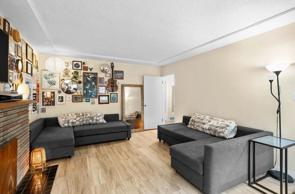 512 Garrett Street, New Westminster, BC - House for Sale - Photo 6 of 40 512 Garrett Street, New Westminster, BC - House for Sale - Photo 6 of 40