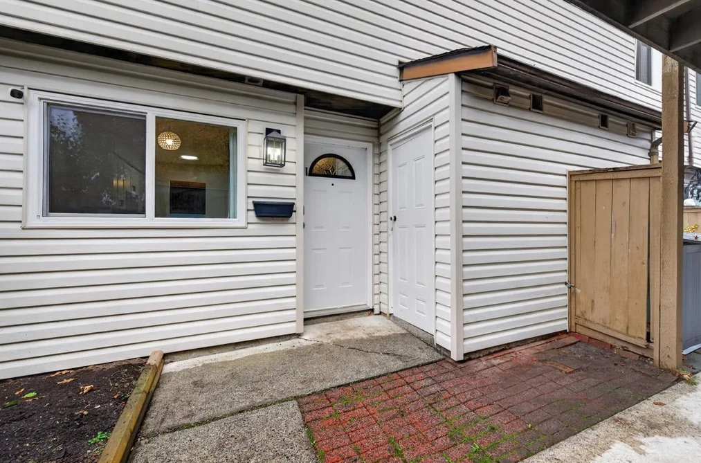 5127 203 Street, Langley, BC - MLS: R3175929 - Photo 3 5127 203 Street, Langley, BC - MLS: R3175929 - Photo 3