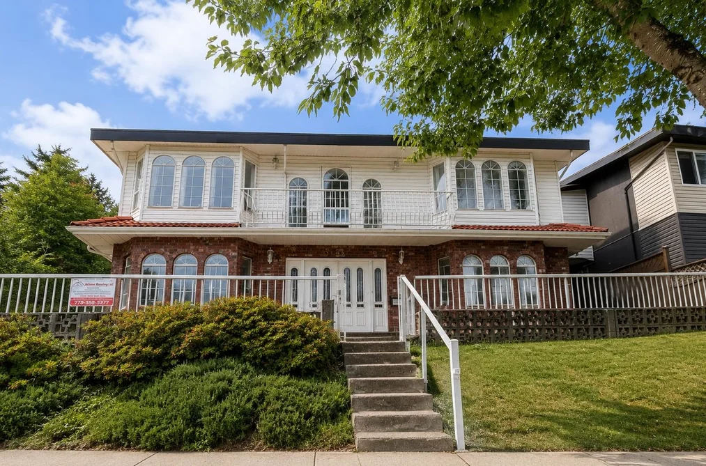 House for sale at 5135 Marine Drive Burnaby British Columbia - MLS: R3148785