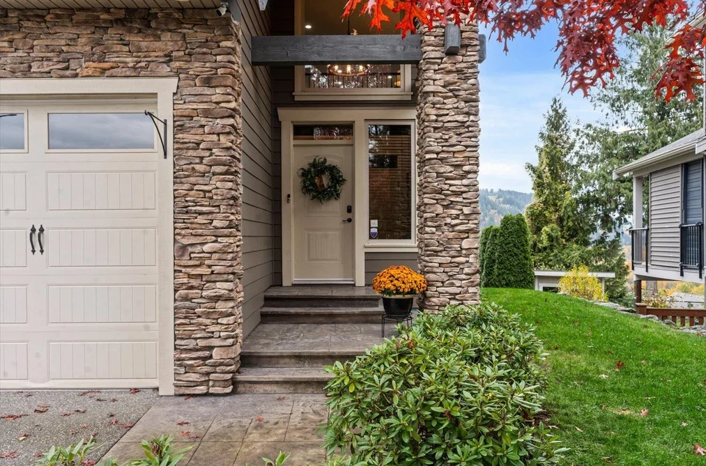 5138 Chittenden Road, Cultus Lake, BC - House for Sale - Photo 3 of 40 5138 Chittenden Road, Cultus Lake, BC - House for Sale - Photo 3 of 40