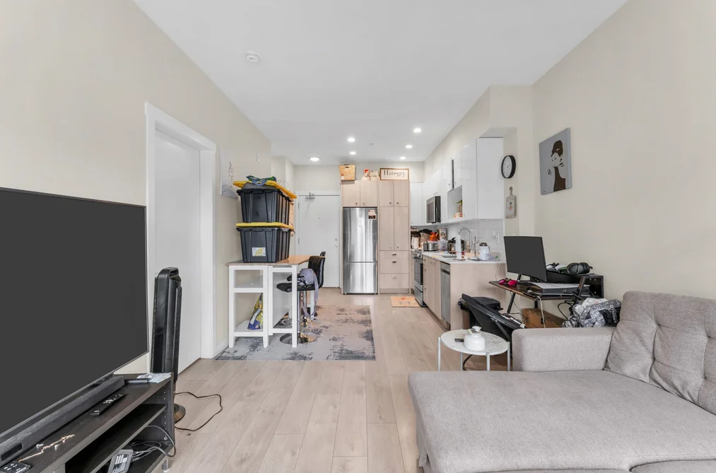 516 10838 WHALLEY BOULEVARD, Surrey BC V3R 0G8, Surrey BC — Residential for Sale - Photo 3