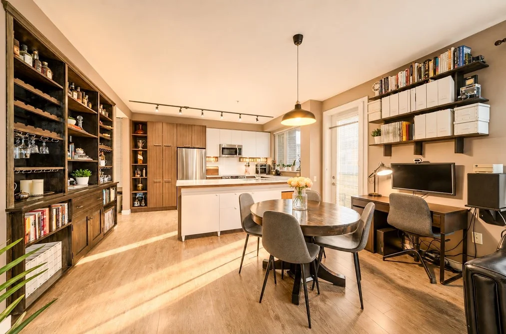 Condo for sale at 516 9250 University High Street Burnaby British Columbia - MLS: R3156944