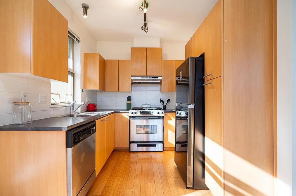 Condo for sale at 516 9319 University Crescent Burnaby British Columbia - MLS: R3120086