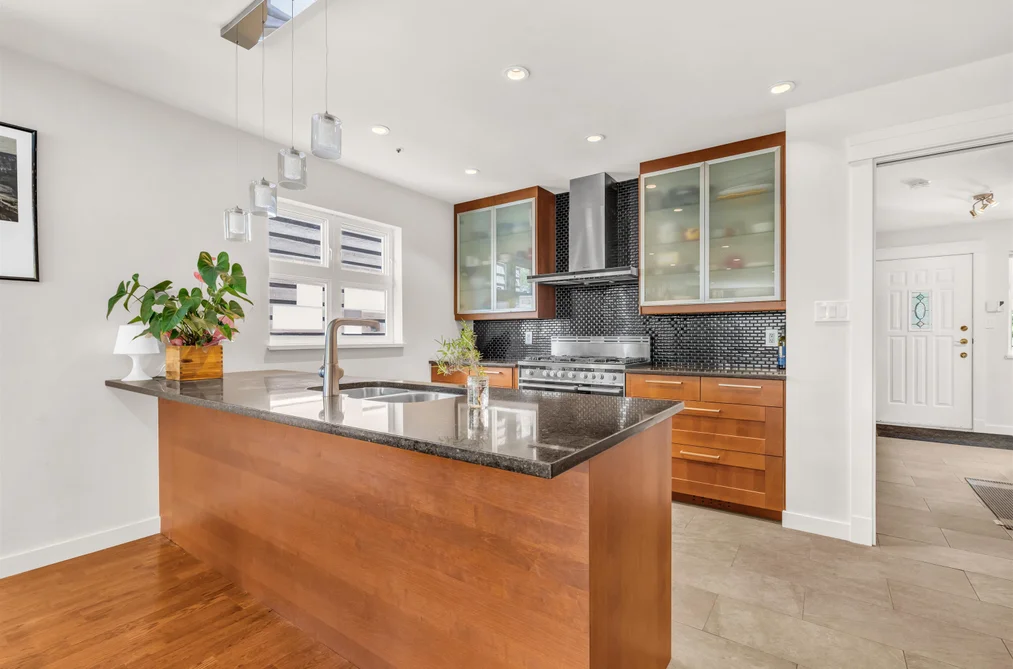 517 ATLANTIC STREET, Vancouver BC V6A 2J8, Vancouver BC — Residential for Sale - Photo 5