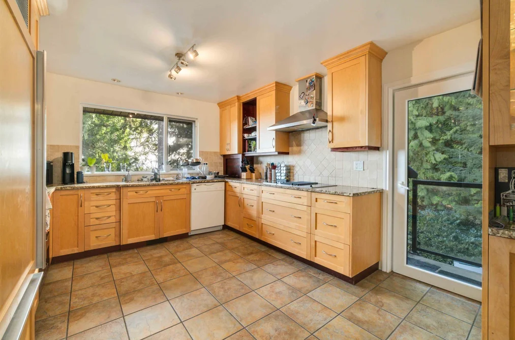5189 MADEIRA COURT, North Vancouver BC V7R 3K7, North Vancouver BC — Residential for Sale - Photo 4