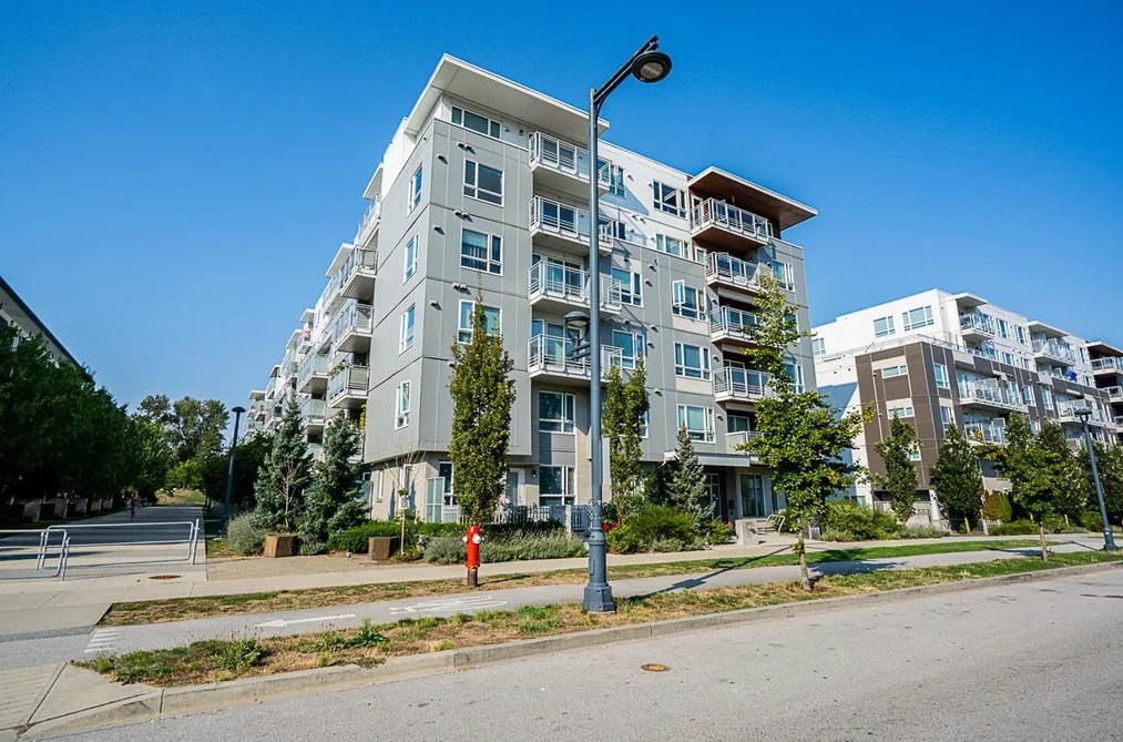 Condo for sale at 519 13963 105 Boulevard Surrey British Columbia - MLS: R3123304