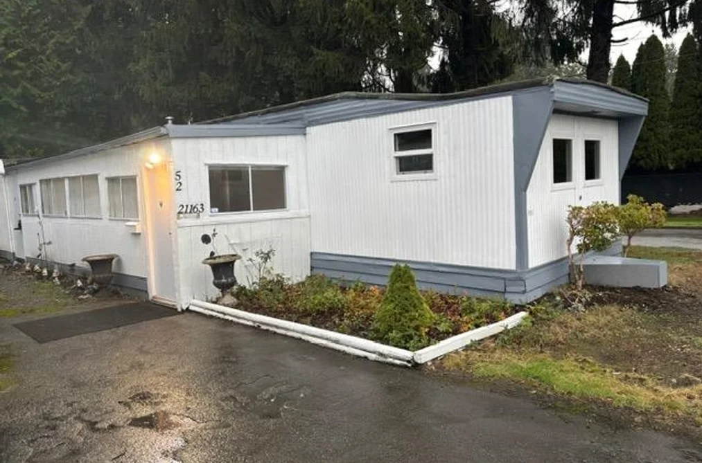 Manufactured Home for sale at 52 21163 Lougheed Highway Maple Ridge British Columbia - MLS: R3098427