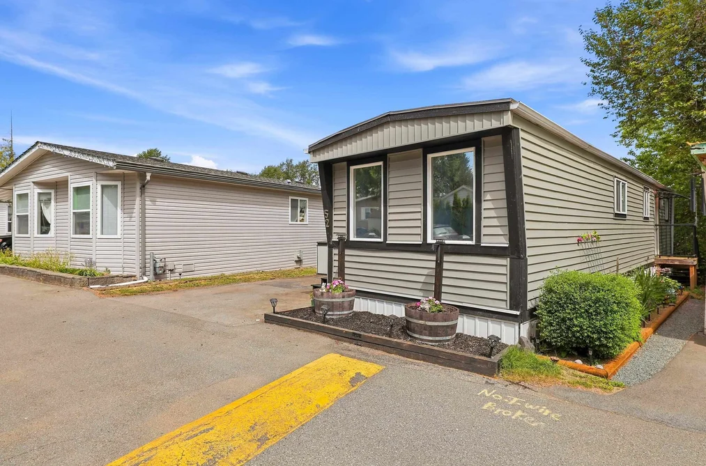 52 24330 FRASER HIGHWAY, Langley BC V2Z 1N2, Langley BC — Residential for Sale - Photo 2