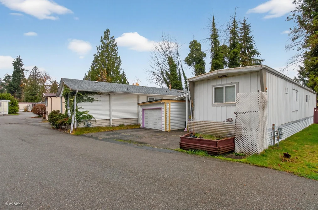 52 4200 DEWDNEY TRUNK ROAD, Coquitlam BC V3K 2X8, Coquitlam BC — Residential for Sale - Photo 2