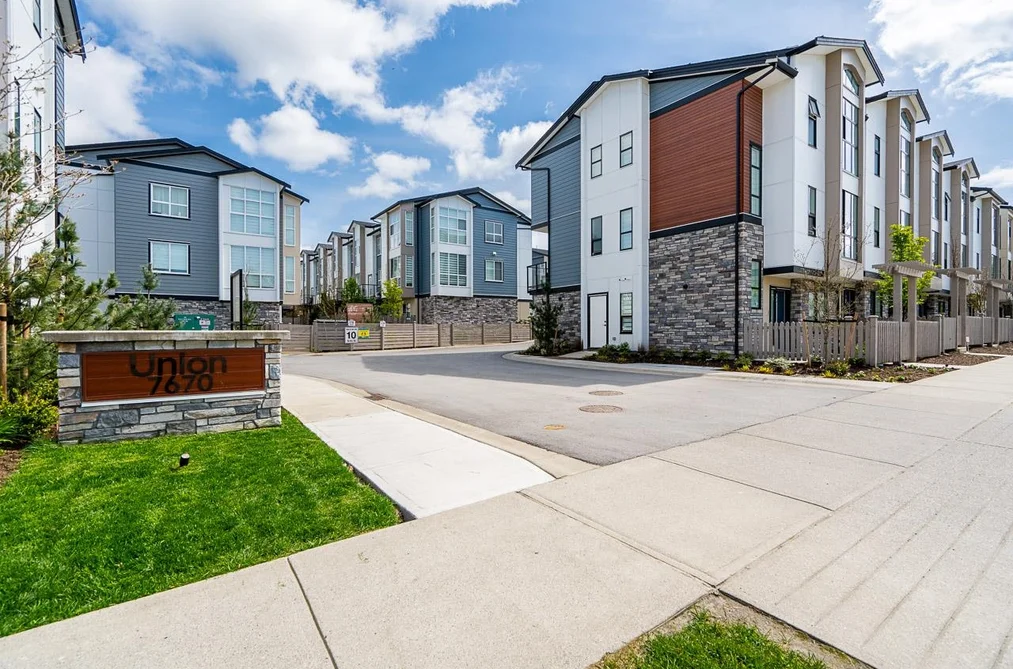 52 7670 207 STREET, Langley BC V2Y 3N7, Langley BC — Residential for Sale - Photo 2