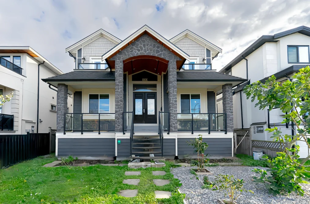 House for sale at 520 Ewen Avenue New Westminster British Columbia - MLS: R3084994