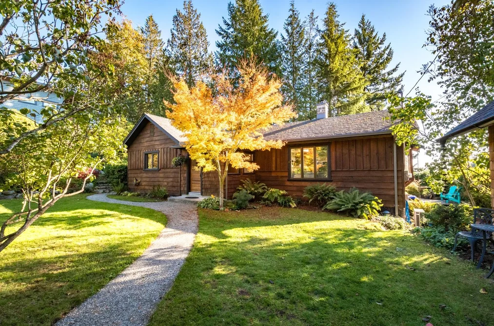 5201 HAVIES ROAD, Sechelt BC V7Z 0B9, Sechelt BC — Residential for Sale - Photo 2