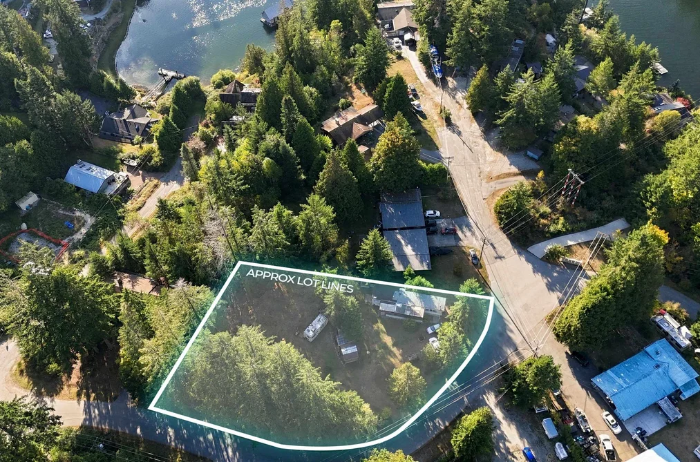 5206 Summit Rd, Madeira Park, BC - MLS: R3177607