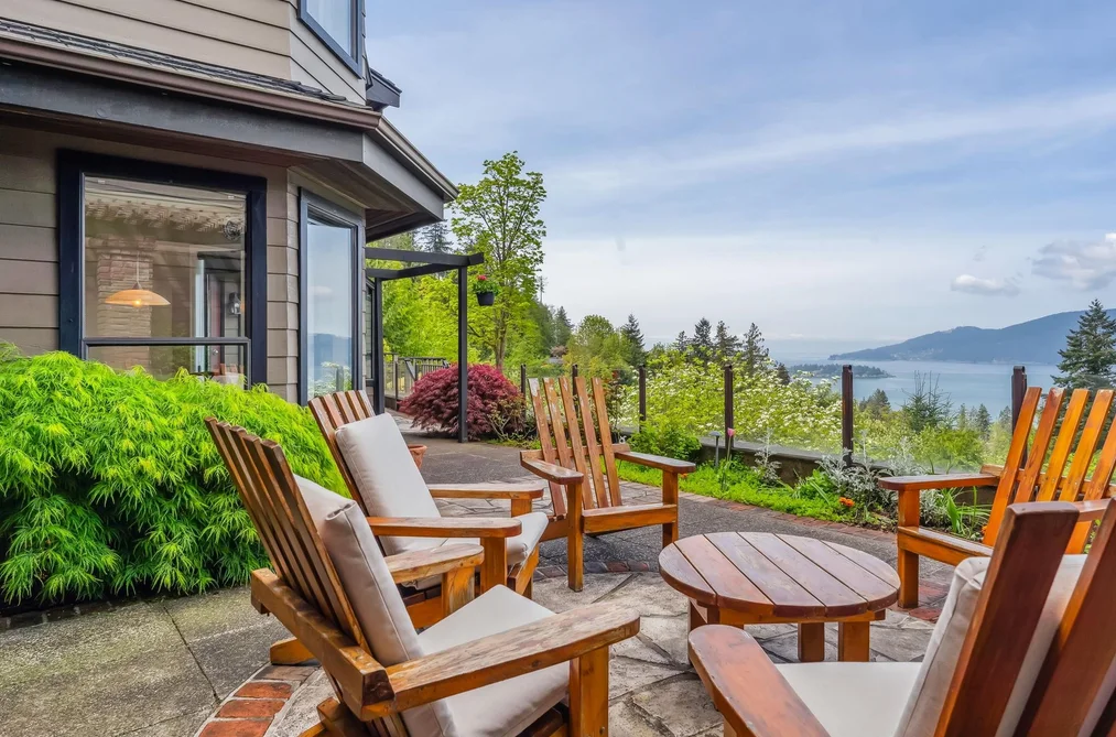 Row House (Non-Strata) for sale at 5207 Aspen Drive West Vancouver British Columbia - MLS: R3096786