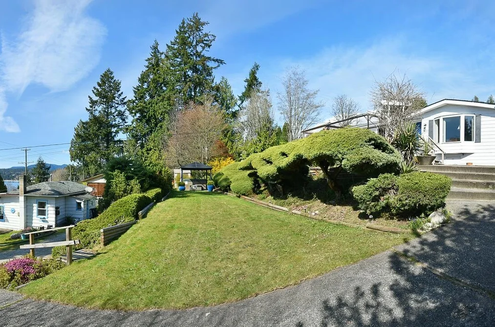5218 SUNSHINE COAST HIGHWAY, Sechelt BC V7Z 0C1, Sechelt BC — Residential for Sale - Photo 2