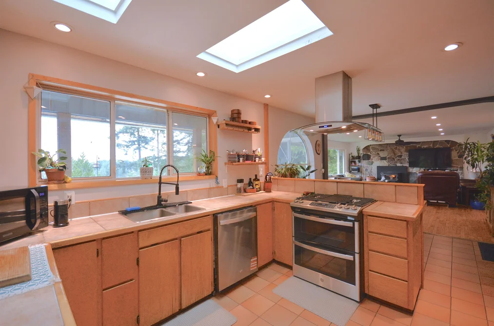 5220 CLAYDON ROAD, Garden Bay BC V0N 1S1, Garden Bay BC — Residential for Sale - Photo 6