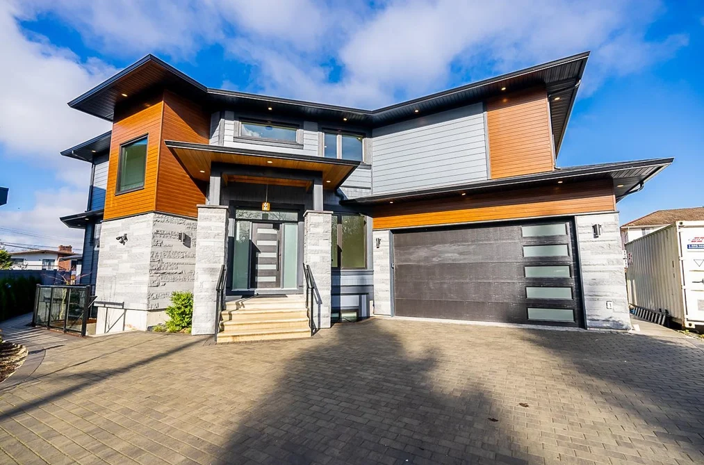 House for sale at 5225 Woodsworth Street Burnaby British Columbia - MLS: R3157524