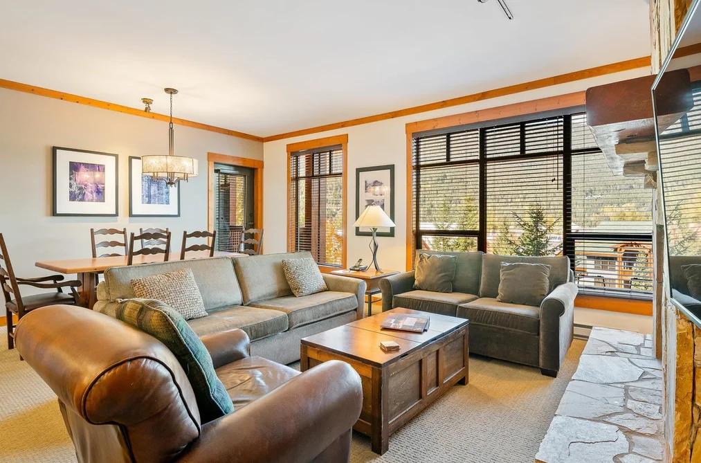 524 2202 GONDOLA WAY, Whistler BC V8E 0M7, Whistler BC — Residential for Sale - Photo 2