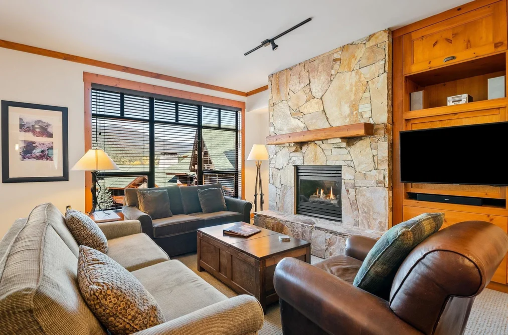 524 2202 GONDOLA WAY, Whistler BC V8E 0M7, Whistler BC — Residential for Sale - Photo 3