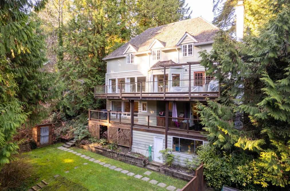526 NEWDALE PLACE, West Vancouver BC V7T 1W5, West Vancouver BC — Residential for Sale - Photo 2