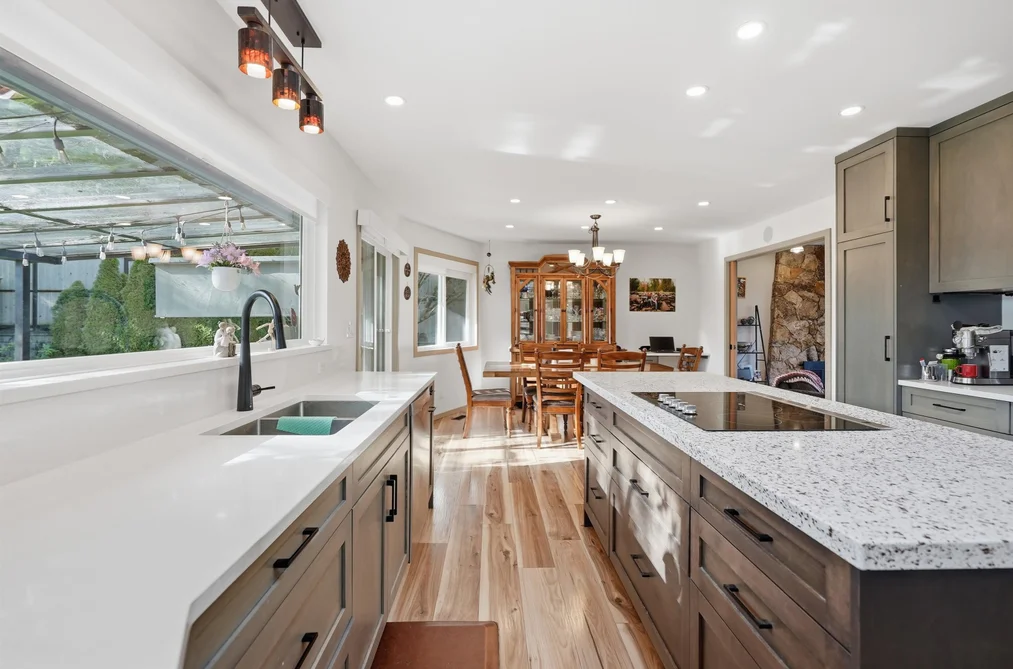 526 YALE ROAD, Port Moody BC V3H 3K3, Port Moody BC — Residential for Sale - Photo 6