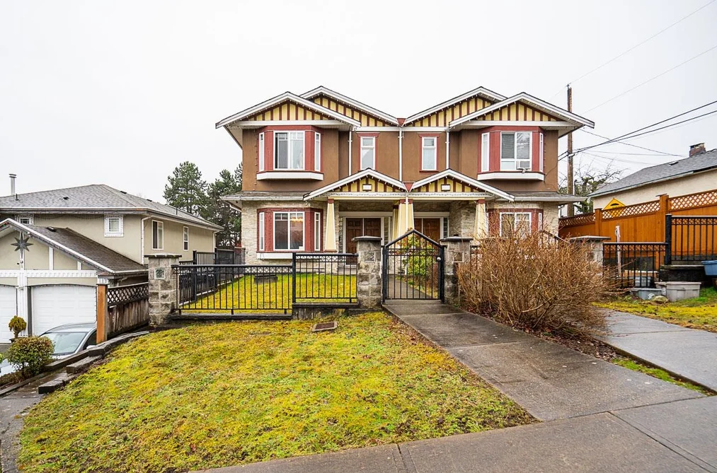 Half Duplex for sale at 528 Sixteen Street New Westminster British Columbia - MLS: R3065123