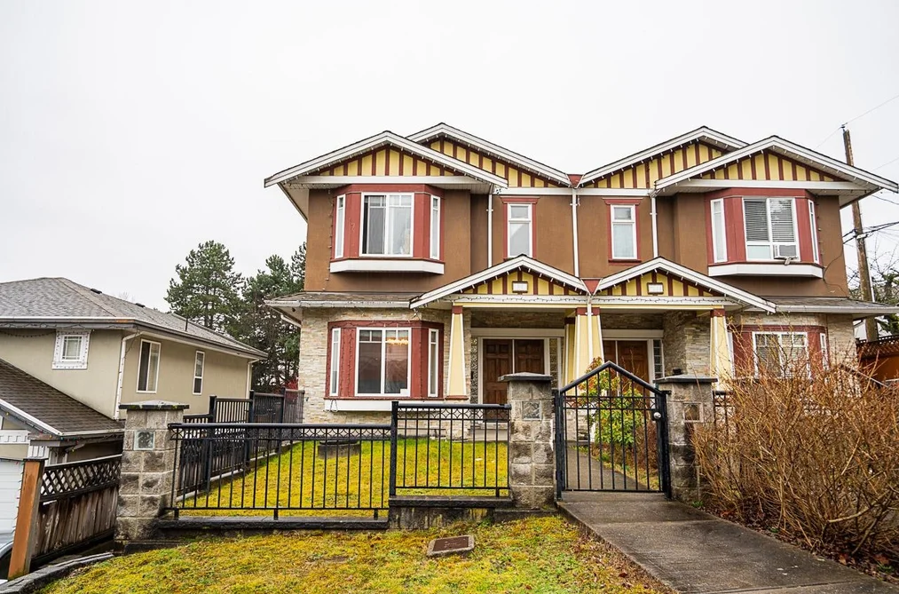 528 SIXTEEN STREET, New Westminster BC V3M 4R3, New Westminster BC — Residential for Sale - Photo 2