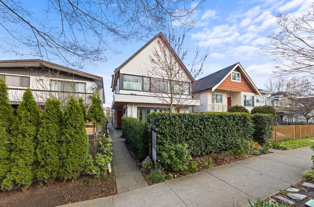 529 E 17TH AVENUE, Vancouver BC V5V 1B4, Vancouver BC — Residential for Sale - Photo 2
