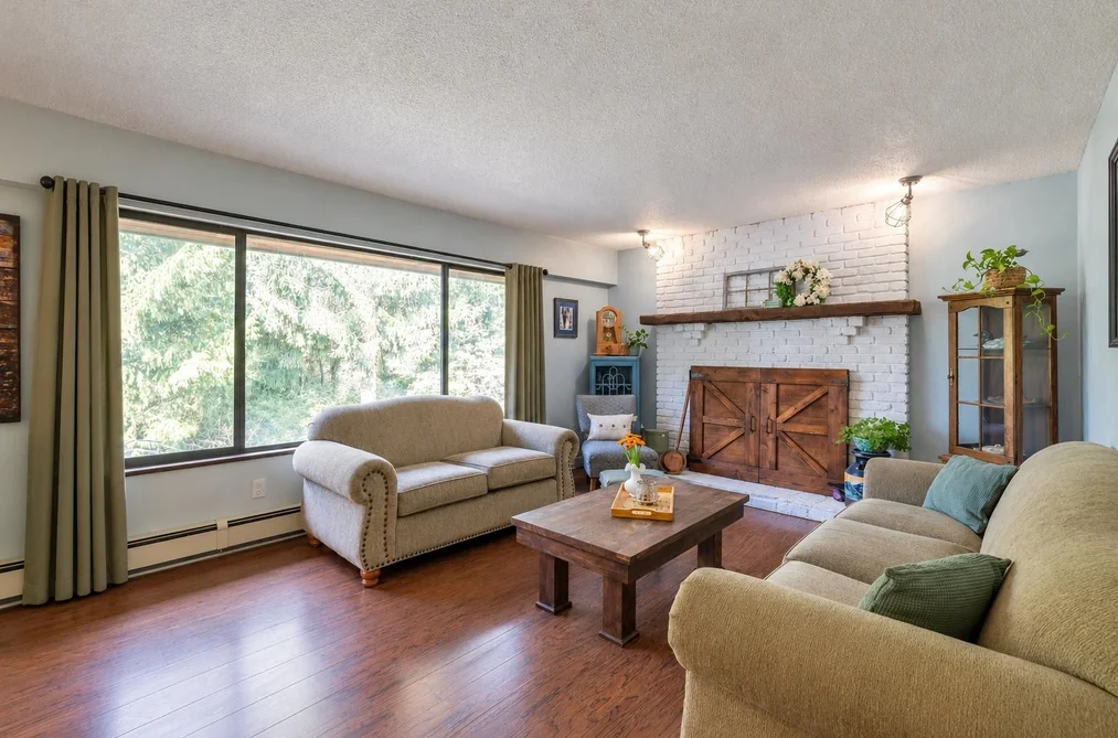 5299 245A Street, Langley, BC - House for Sale - Photo 10 of 40 5299 245A Street, Langley, BC - House for Sale - Photo 10 of 40