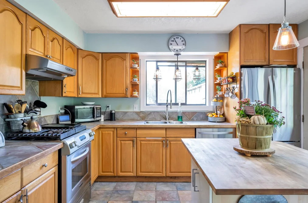 5299 245A Street, Langley, BC - House for Sale - Photo 12 of 40 5299 245A Street, Langley, BC - House for Sale - Photo 12 of 40