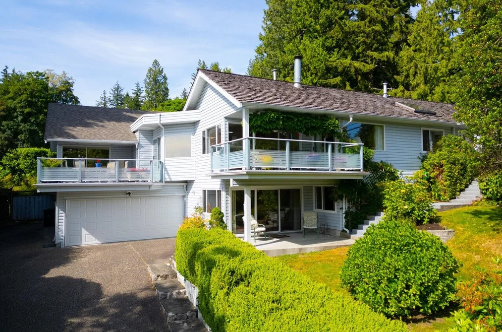 House for sale at 530 E Queens Road North Vancouver British Columbia - MLS: R3084691