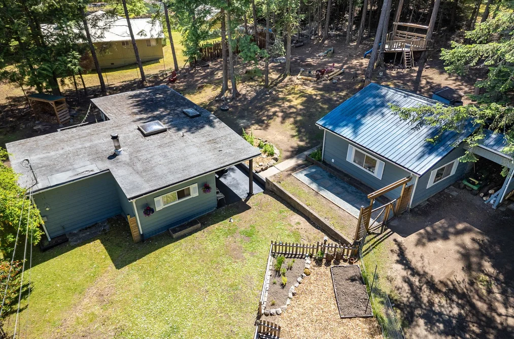 House for sale at 531 Arbutus Drive Mayne Island British Columbia - MLS: R3146921