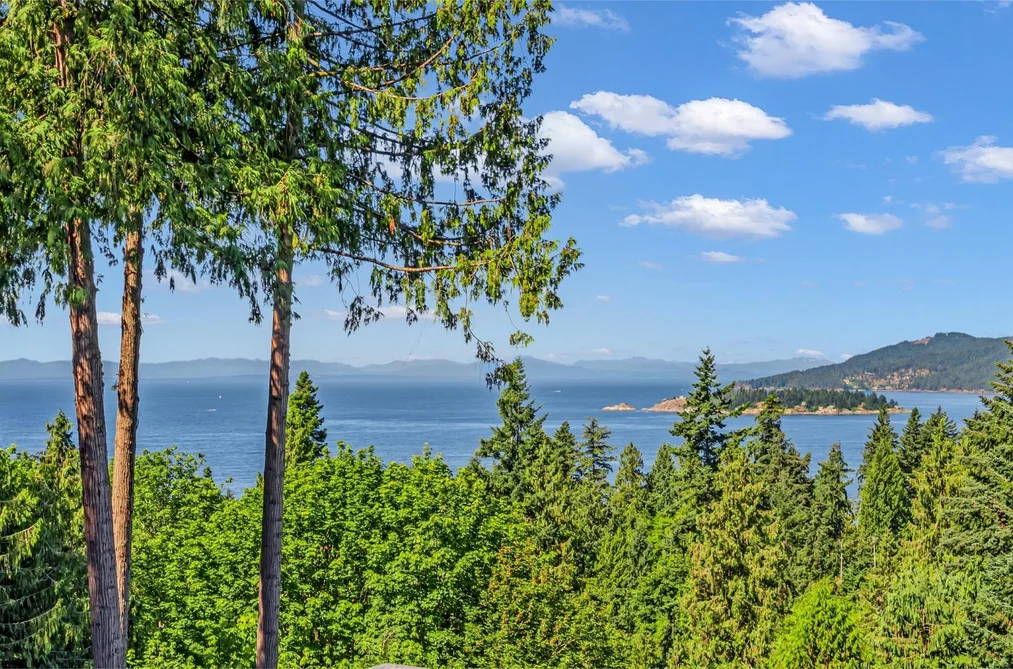 House for sale at 5317 Montiverdi Place West Vancouver British Columbia - MLS: R3163086
