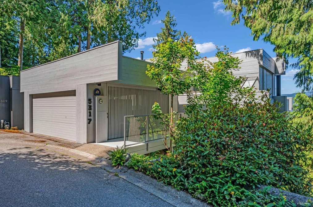 5317 Montiverdi Place, West Vancouver, BC - MLS: R3163086 - Photo 2 5317 Montiverdi Place, West Vancouver, BC - MLS: R3163086 - Photo 2