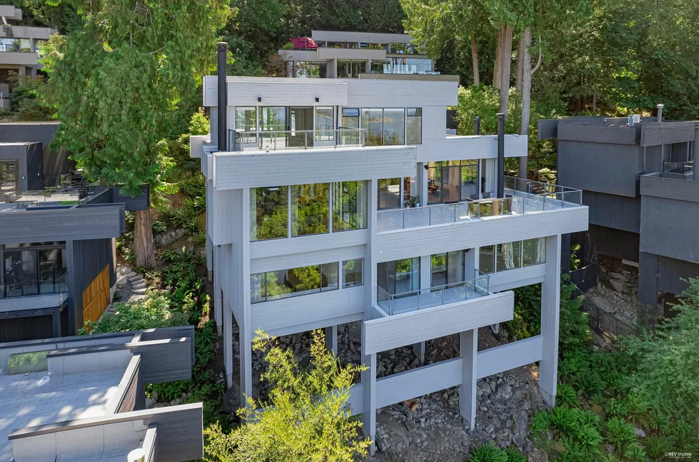 5317 Montiverdi Place, West Vancouver, BC - MLS: R3163086 - Photo 3 5317 Montiverdi Place, West Vancouver, BC - MLS: R3163086 - Photo 3