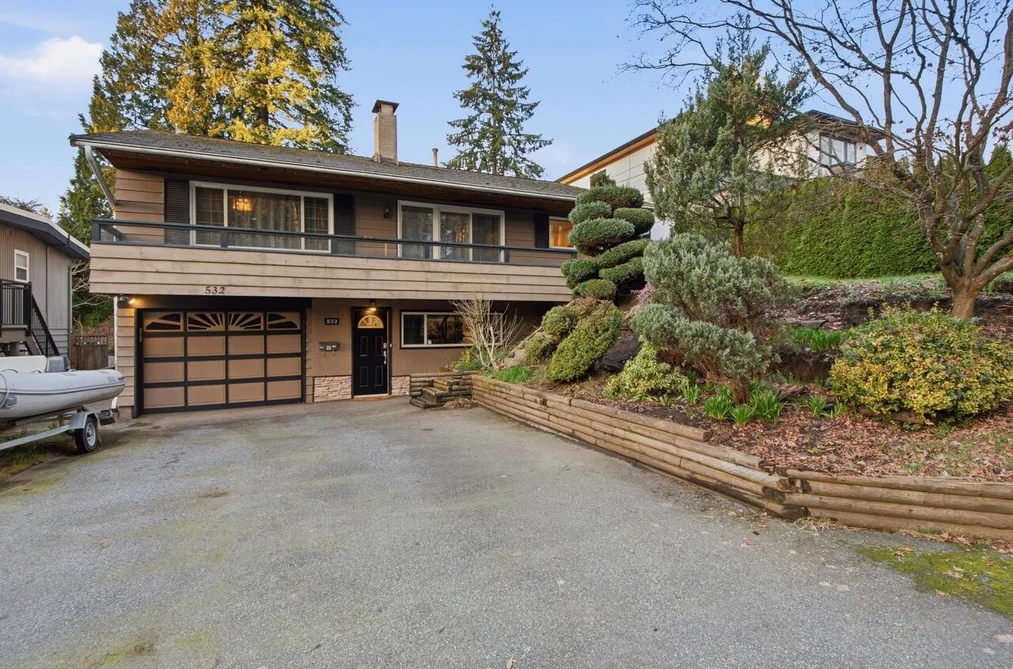 House for sale at 532 W 23 Street North Vancouver British Columbia - MLS: R3114561