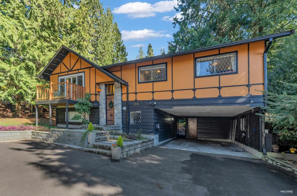 House for sale at 5325 Marine Drive West Vancouver British Columbia - MLS: R3102268