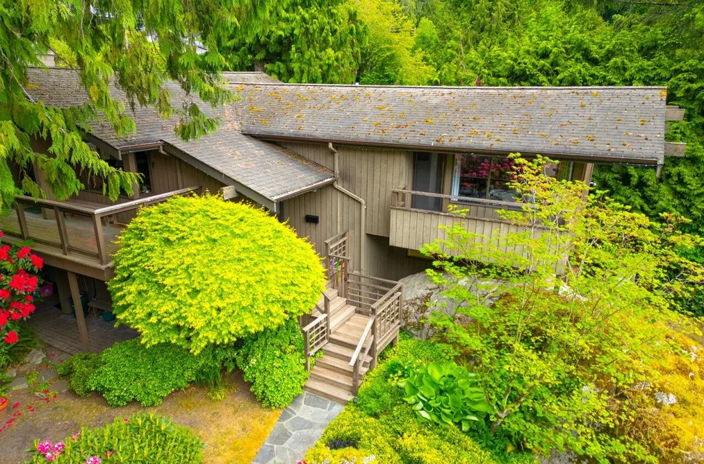 House for sale at 5335 Marine Drive West Vancouver British Columbia - MLS: R3135041