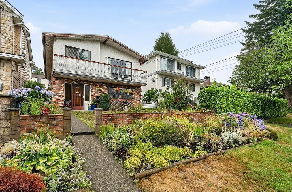 5343 Neville Street, Burnaby, BC - MLS: R3150147 - Photo 2 5343 Neville Street, Burnaby, BC - MLS: R3150147 - Photo 2