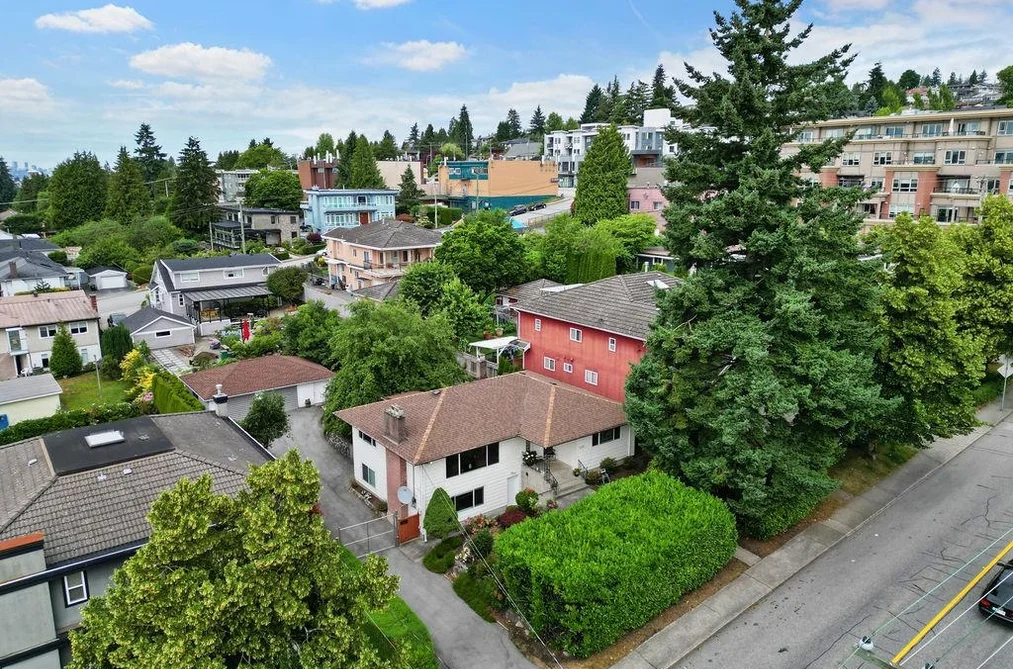 535 HOLDOM AVENUE, Burnaby BC V5B 3V3, Burnaby BC — Residential for Sale - Photo 2