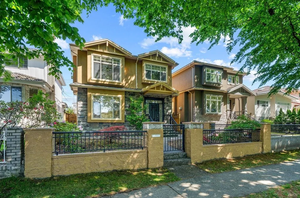 House for sale at 5388 Sherbrooke Street Vancouver British Columbia - MLS: R3125320